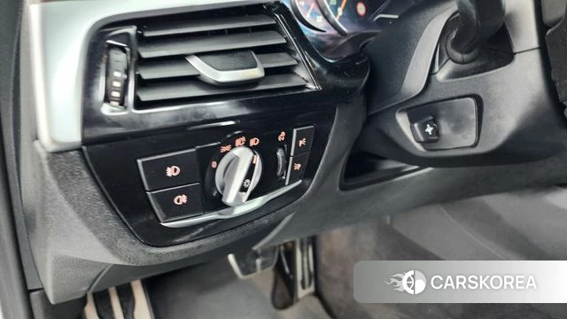 BMW 5 Series (G30) 2018 Белый из Кореи, фото 5