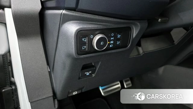 Ford Bronco 6th Generation 2023 Серебристо-серый из Кореи, фото 5