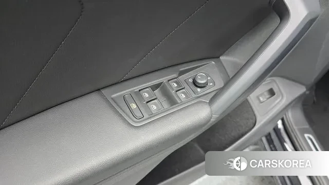 Volkswagen Tiguan second Generation 2022 Черный из Кореи, фото 5