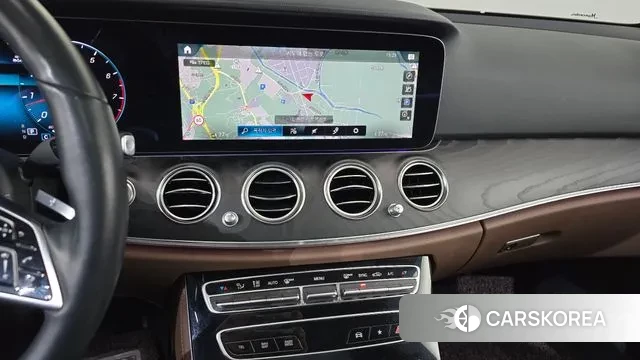 Mercedes-Benz E-Class W213 2022 Белый из Кореи, фото 5