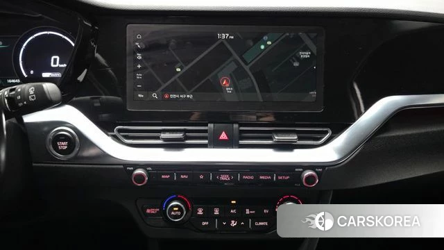 Kia Niro Plus 2022 Белый из Кореи, фото 5