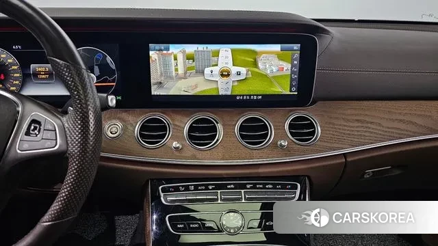 Mercedes-Benz E-Class W213 2018 Серебряный из Кореи, фото 5