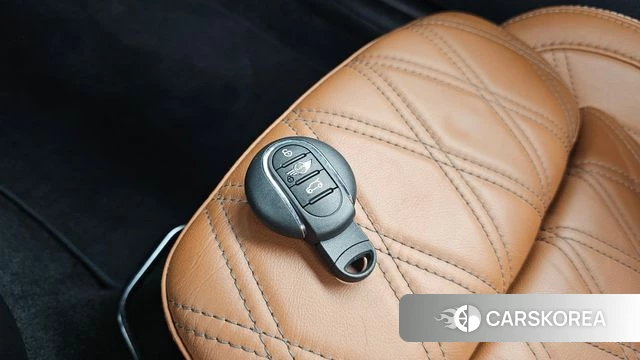 Mini Cooper S Convertible 2018 Жемчужный цвет из Кореи, фото 5