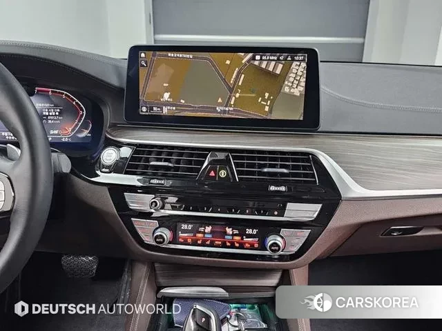 BMW 5 Series (G30) 2020 Серебристо-серый из Кореи, фото 5