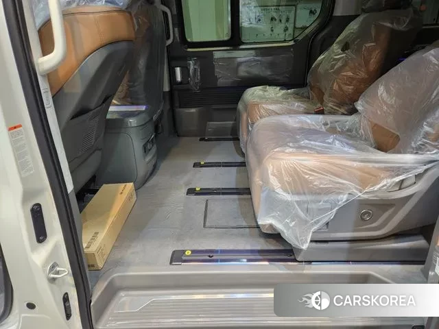 Hyundai Staria 2025 Белый из Кореи, фото 5