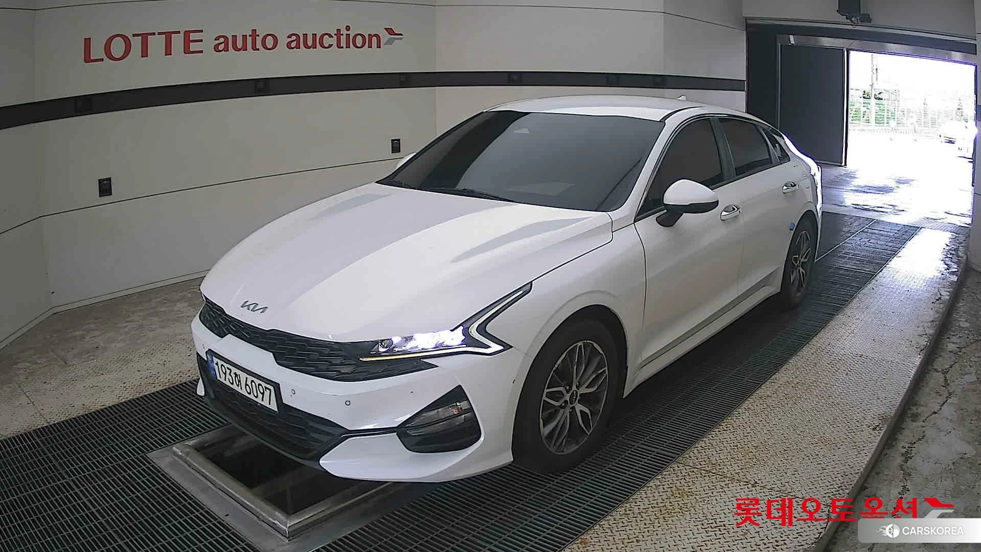 Kia K5 2022 Snow White Pearl (optional) из Кореи, фото 5