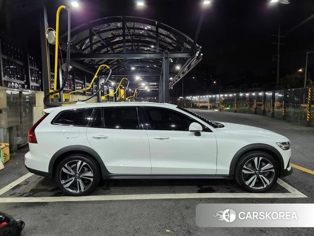 Volvo V60 Cross-Country 2nd Generation 2020 Белый из Кореи, фото 5