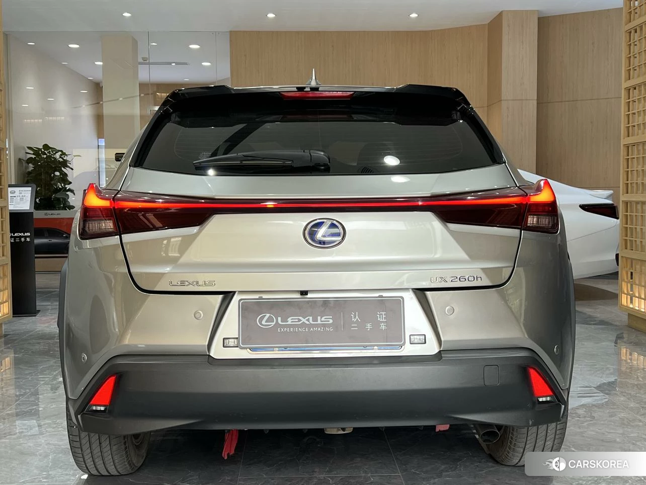 Lexus UX 2019 Серебристо-серый из Китая, фото 5