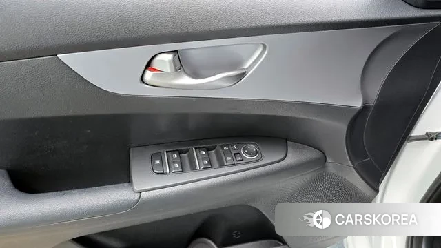 Kia The New K3 2nd generation 2021 Белый из Кореи, фото 5