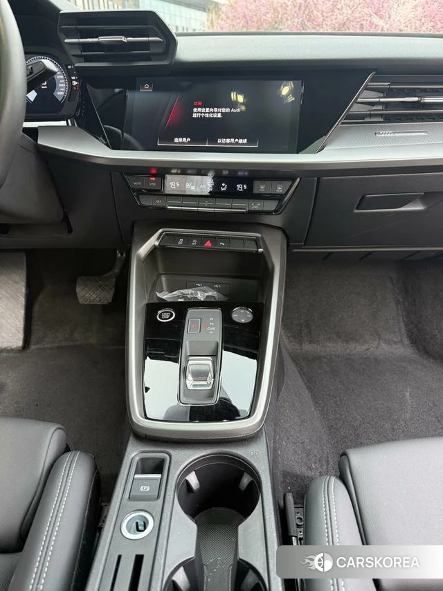 Audi A3 2023 Темно-серый из Китая, фото 5