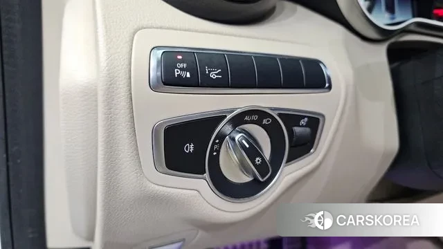 Mercedes-Benz C-Class W205 2018 Белый из Кореи, фото 5