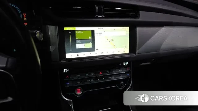 Jaguar XF (X260) 2019 Черный из Кореи, фото 5