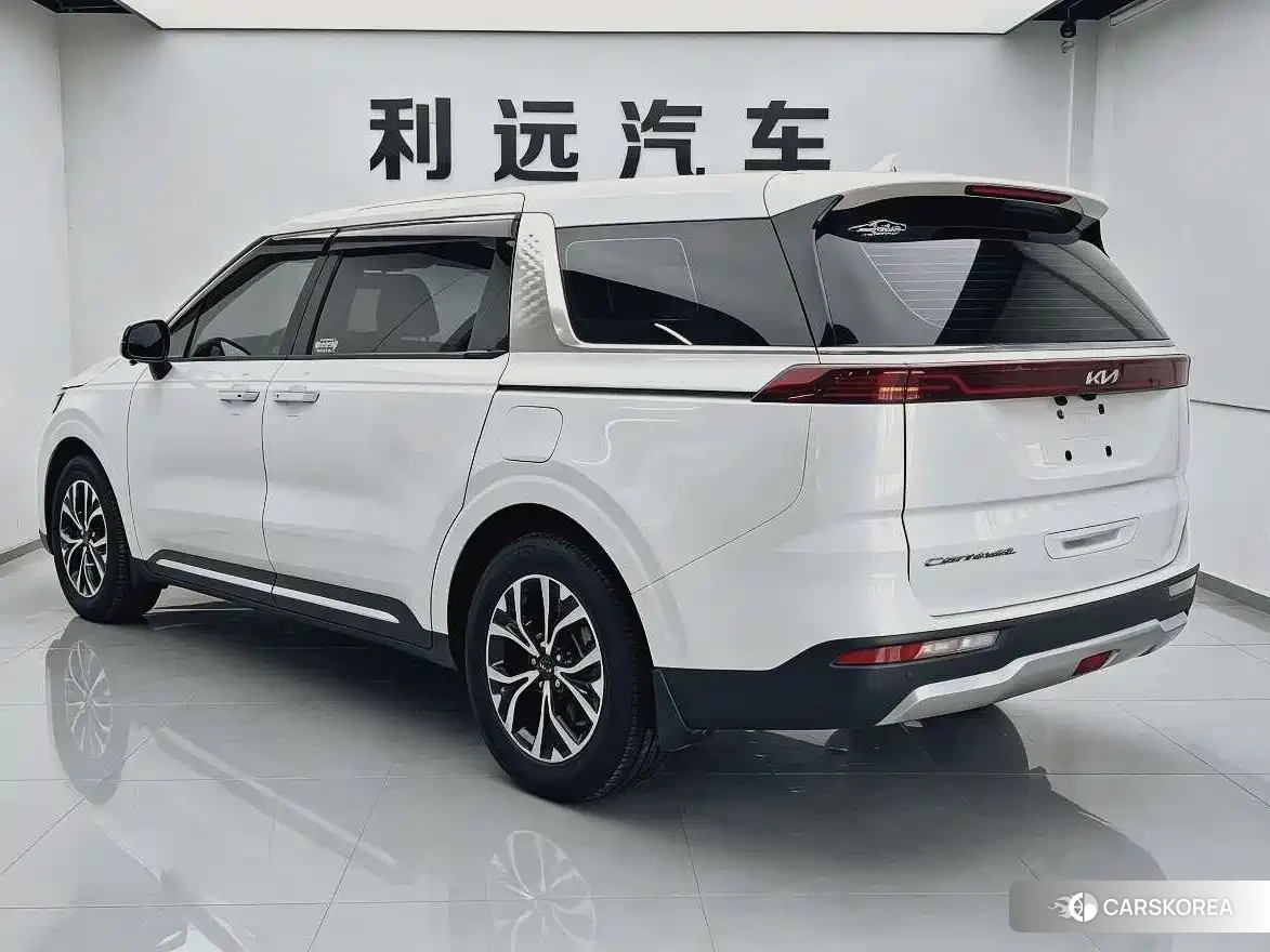 Kia Carnival 2022 Белый из Китая, фото 5