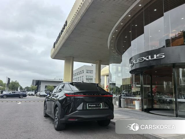 Lexus RZ 2023 Черный из Китая, фото 5