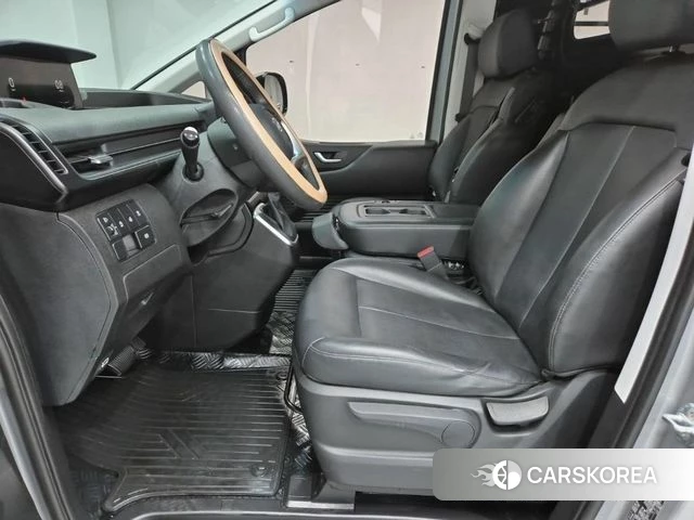 Hyundai Staria 2022 Серебряный из Кореи, фото 5