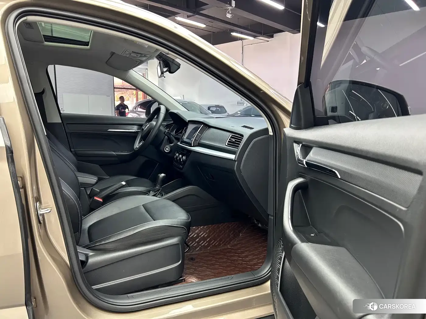 Skoda Komick 2023 Champagne/brown из Китая, фото 5