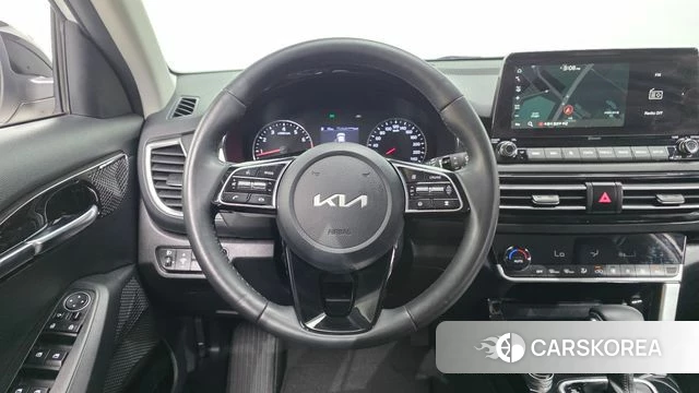 Kia Seltos 2022 Белый из Кореи, фото 5