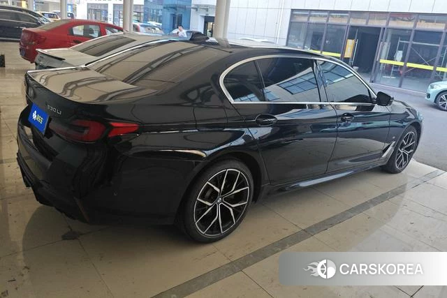 BMW 5 series 2023 Черный из Китая, фото 5