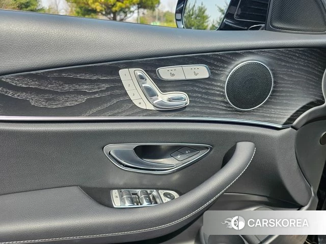 Mercedes-Benz E-Class W213 2023 Черный из Кореи, фото 5