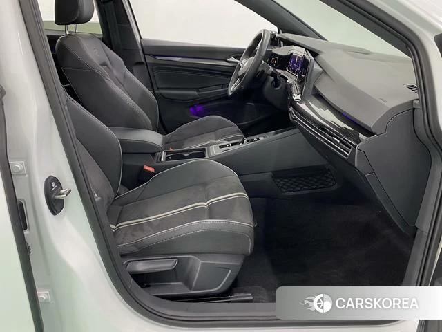 Volkswagen Golf 2023 Белый из Китая, фото 5