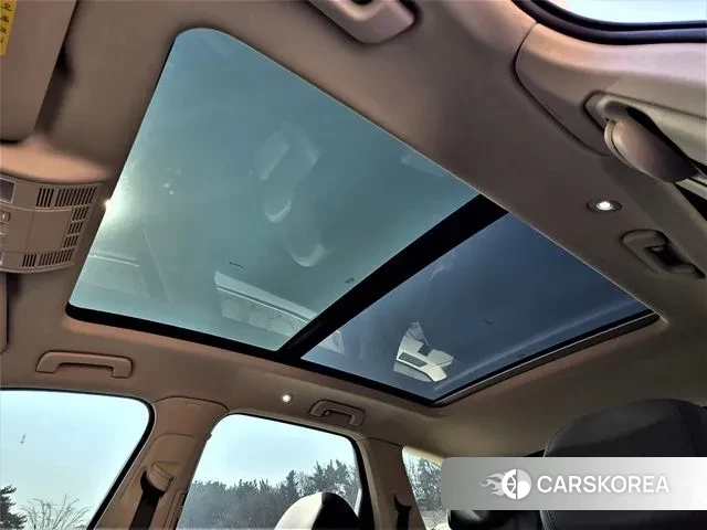 Volkswagen Touareg 3rd generation 2020 Белый из Кореи, фото 5