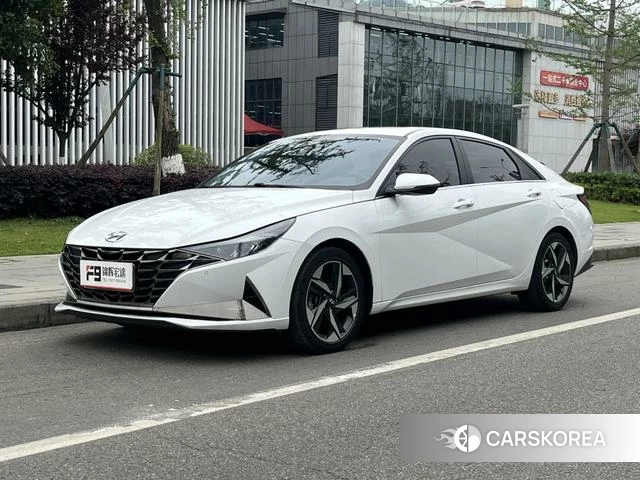 Hyundai Elantra 2022 Белый из Китая, фото 5