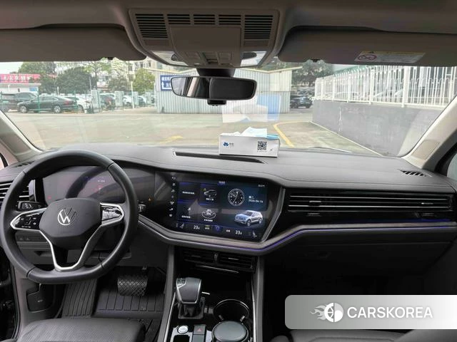 Volkswagen Touareg 2023 Черный из Китая, фото 5