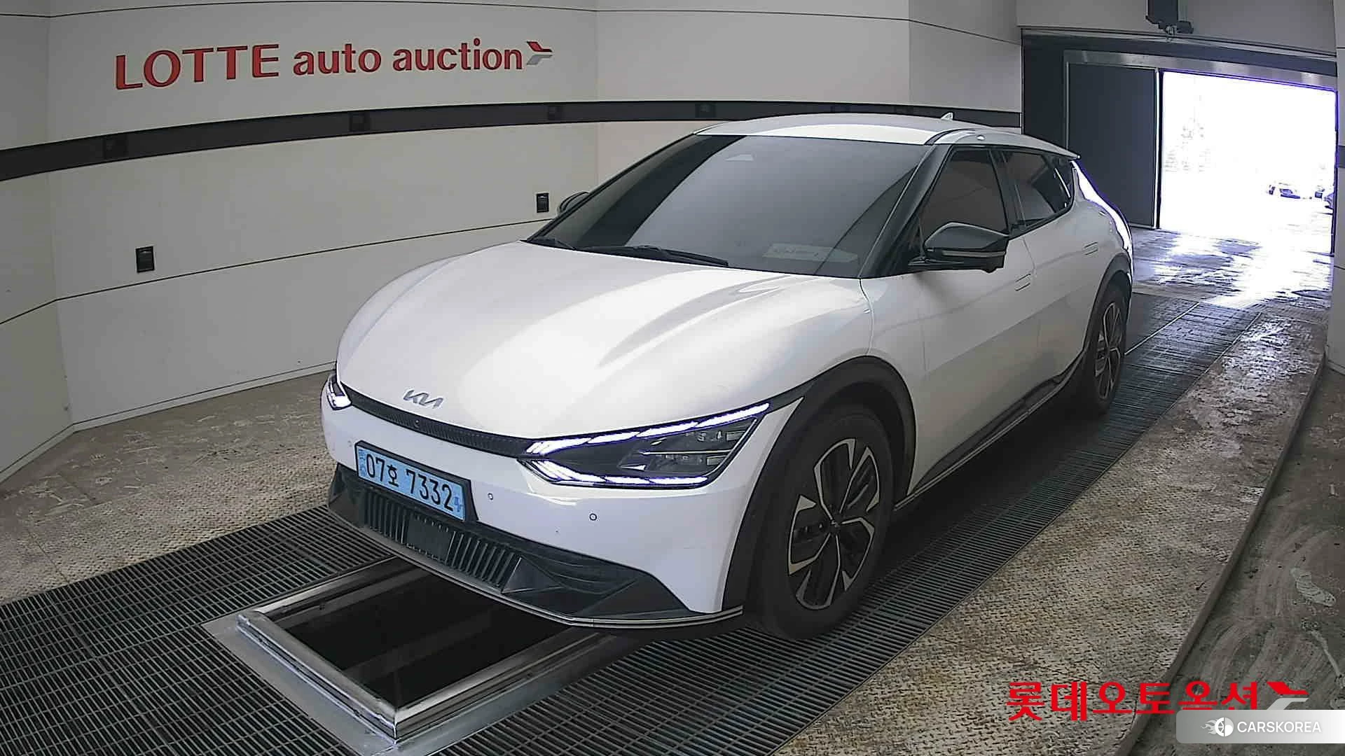 Kia EV6 2022 Snow White Pearl из Кореи, фото 5