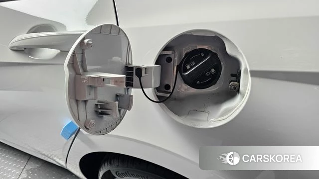 Hyundai Avante Hybrid (CN7) 2023 Белый из Кореи, фото 5