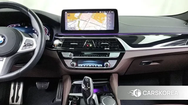 BMW 5 Series (G30) 2023 Белый из Кореи, фото 5