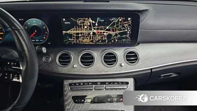 Mercedes-Benz E-Class W213 2022 Белый из Кореи, фото 5