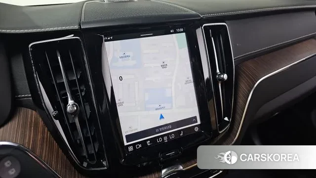 Volvo XC60 second Generation 2022 Белый из Кореи, фото 5