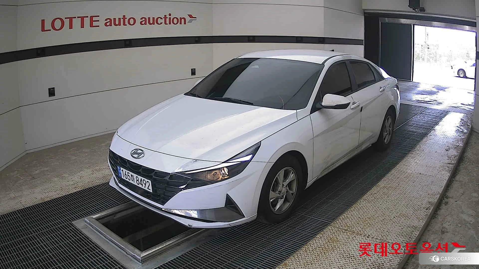 Hyundai Avante 2022 Polar White из Кореи, фото 5