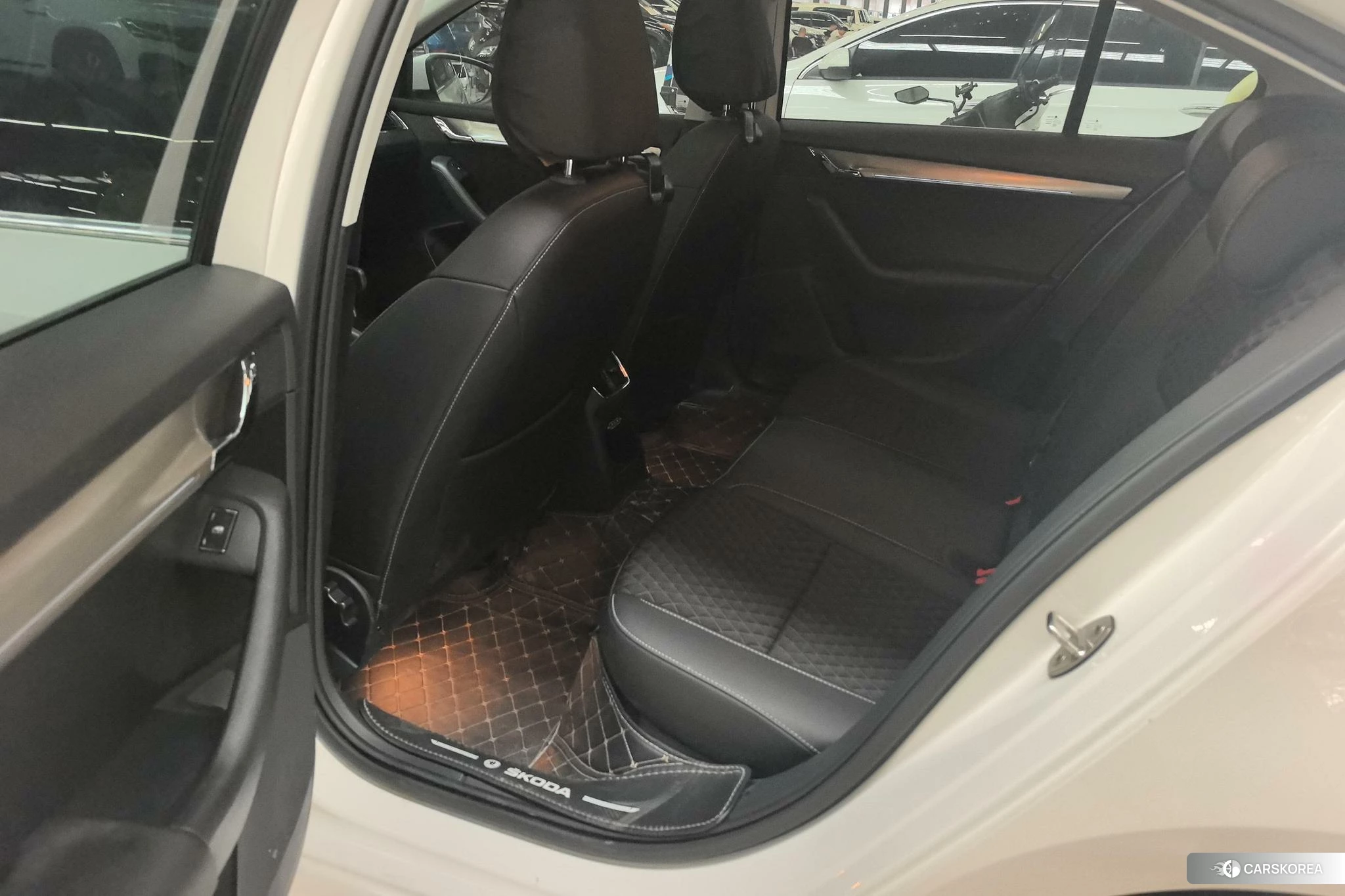 Skoda Octavia 2020 Белый из Китая, фото 5