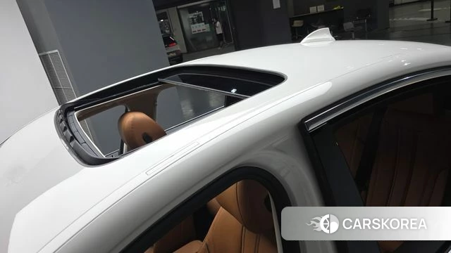 BMW 5 Series (G30) 2020 Белый из Кореи, фото 5