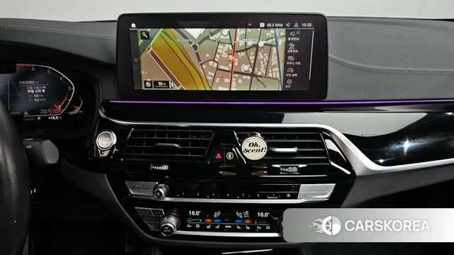 BMW 5 Series (G30) 2023 Белый из Кореи, фото 5