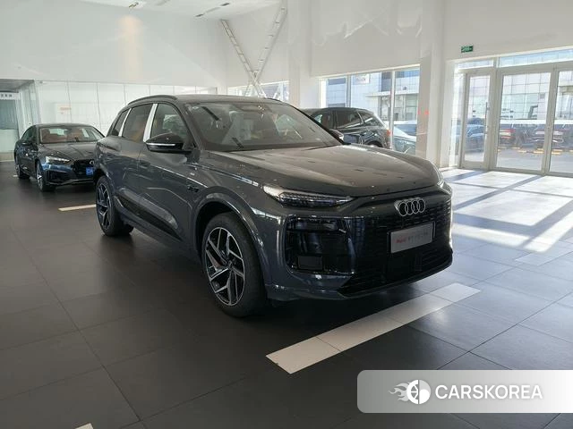 Audi Q6L e-tron 2026 Темно-серый из Китая, фото 5