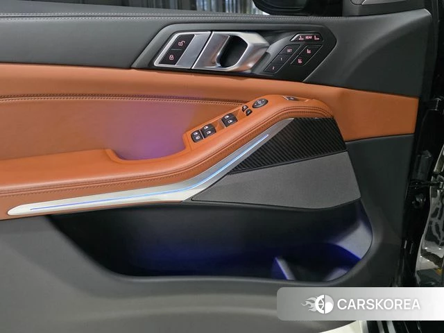 BMW X7 (G07) 2025 Черный из Кореи, фото 5