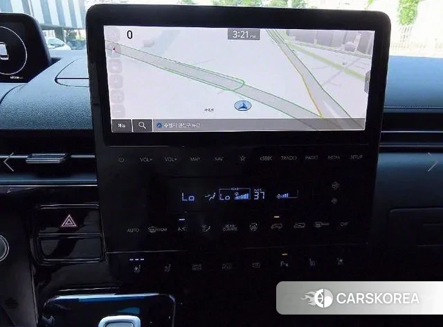 Hyundai Staria 2023 Белый из Кореи, фото 5