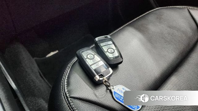 Ford Explorer 6th Generation 2021 Белый из Кореи, фото 5