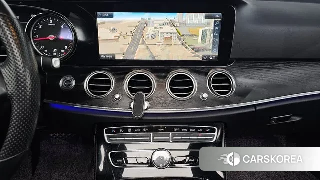 Mercedes-Benz E-Class W213 2018 Белый из Кореи, фото 5