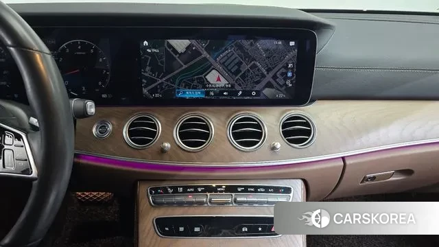 Mercedes-Benz E-Class W213 2022 Белый из Кореи, фото 5