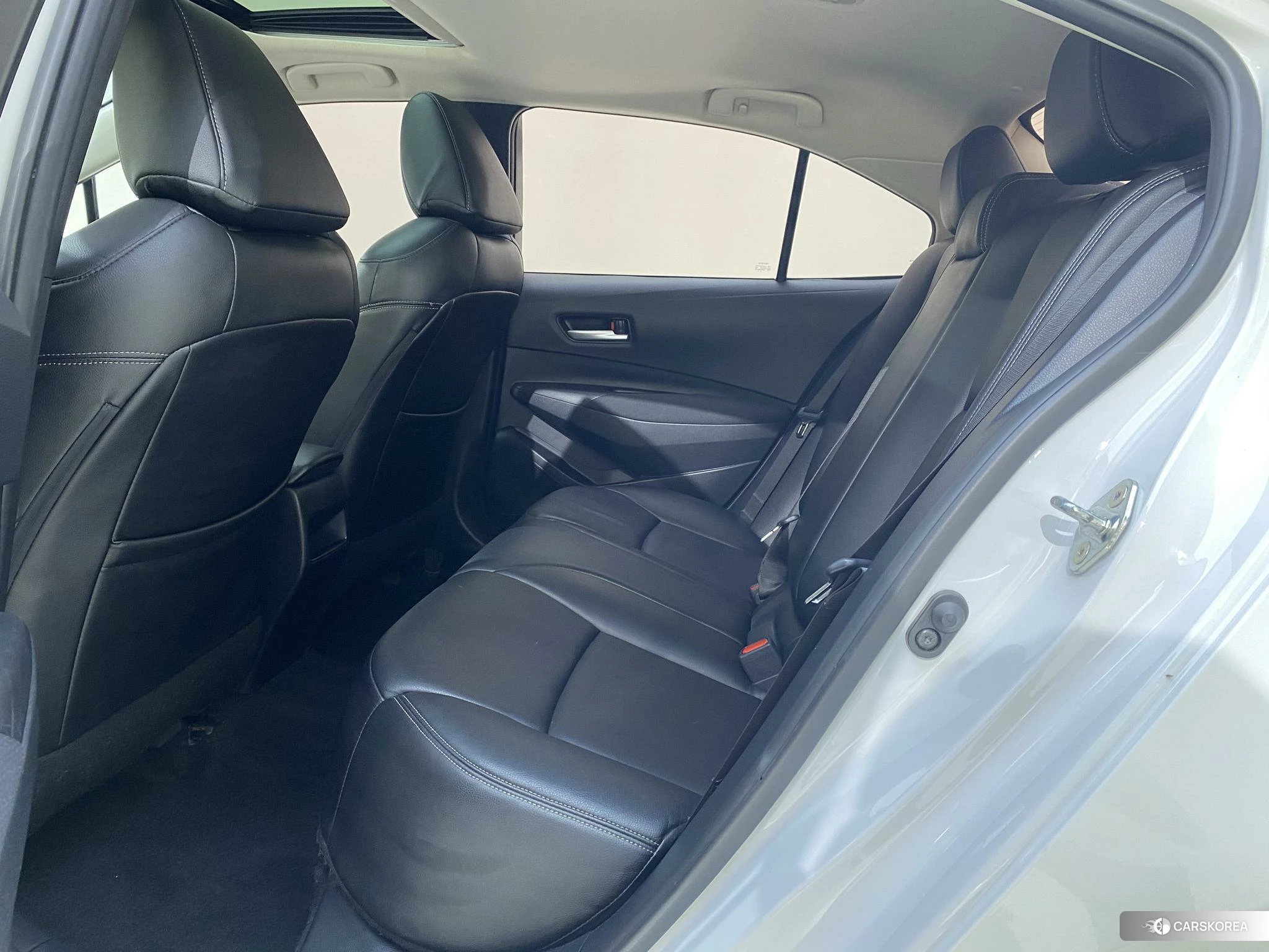 Toyota Corolla 2021 Белый из Китая, фото 5