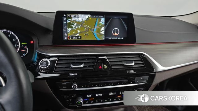 BMW 5 Series (G30) 2018 Белый из Кореи, фото 5