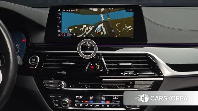 BMW 5 Series (G30) 2018 Белый из Кореи, фото 5