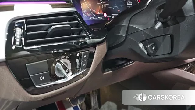 BMW 5 Series (G30) 2022 Синий из Кореи, фото 5