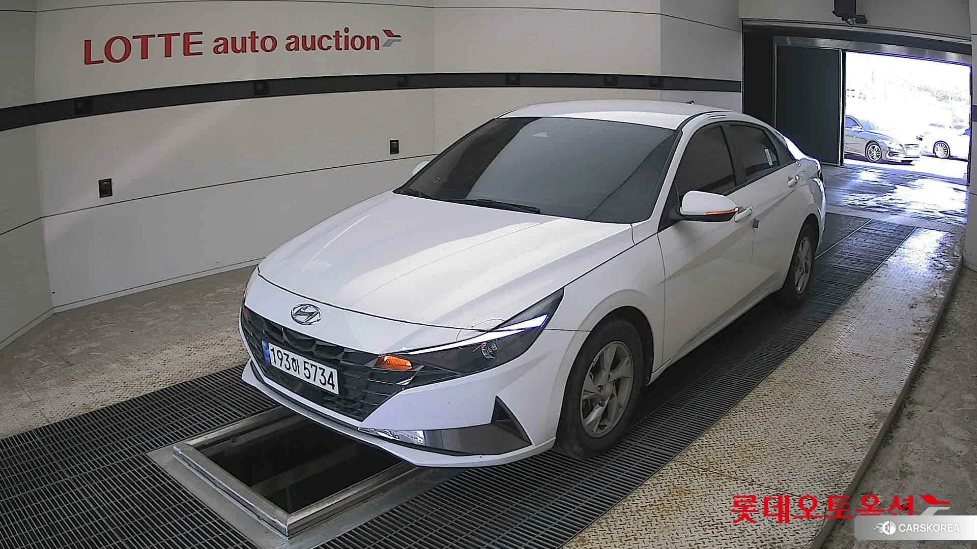 Hyundai Avante 2022 Polar White из Кореи, фото 5
