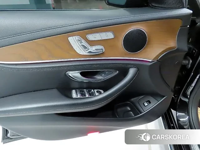 Mercedes-Benz E-Class W213 2018 Черный из Кореи, фото 5