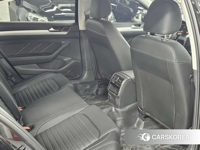Volkswagen Magotan 2025 Черный из Китая, фото 5