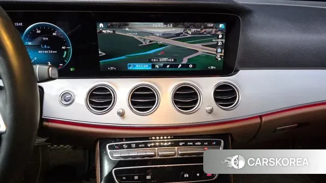 Mercedes-Benz E-Class W213 2021 Белый из Кореи, фото 5